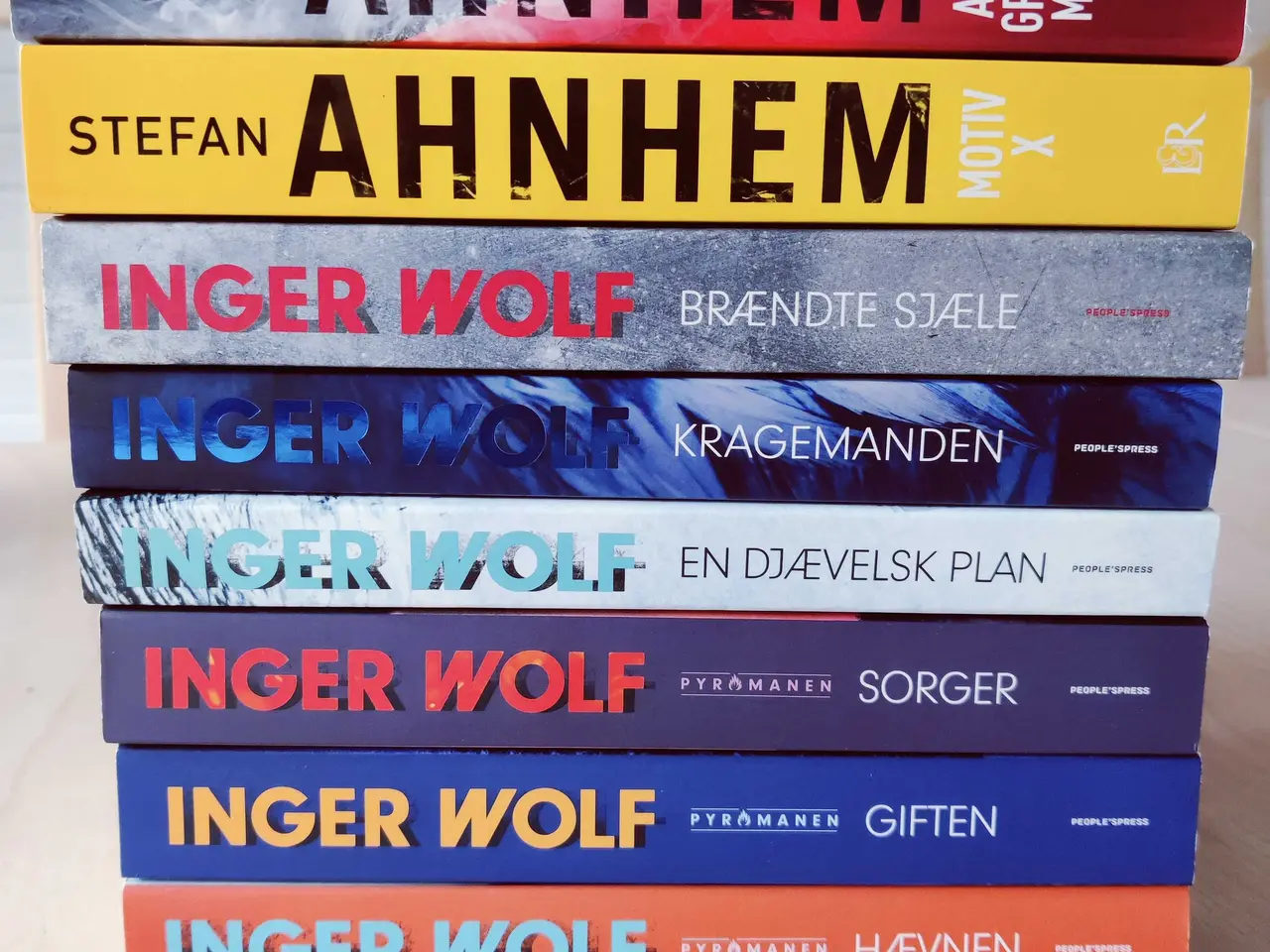 Billede 1 - Krimier - Stefan Ahnhem og Inger Wolf