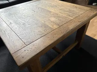 Møbler, egetræ.