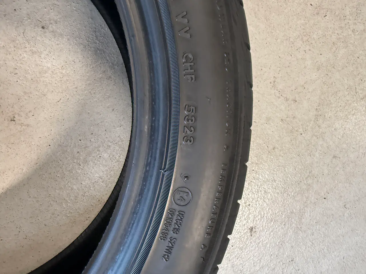 Billede 3 - Brugte Bridgestone 235/45 18
