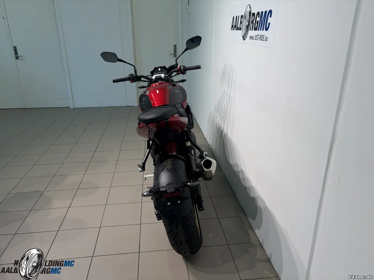 Billede 8 - Triumph Trident 800 Carnival Red