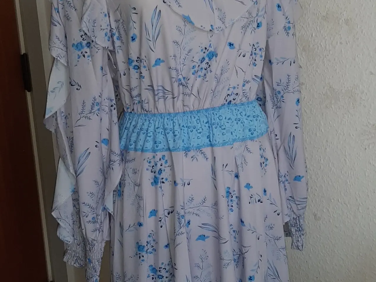 Billede 1 - Kjole Boho ,med flot farver i printet. Str: Medium
