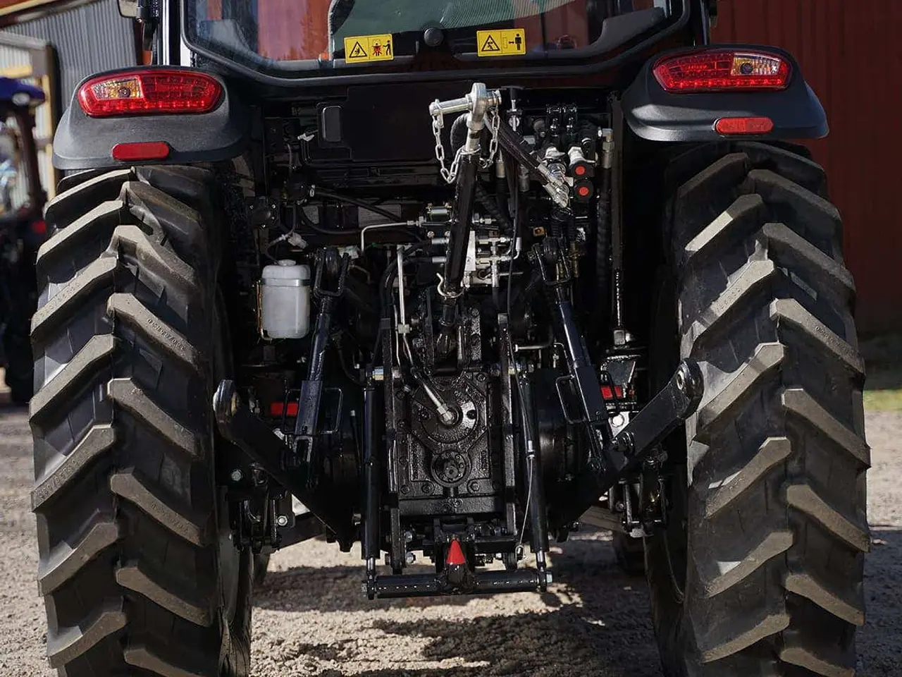 Billede 17 - Traktor Lovol 75 hk 4WD med frontlæsser, Stage V