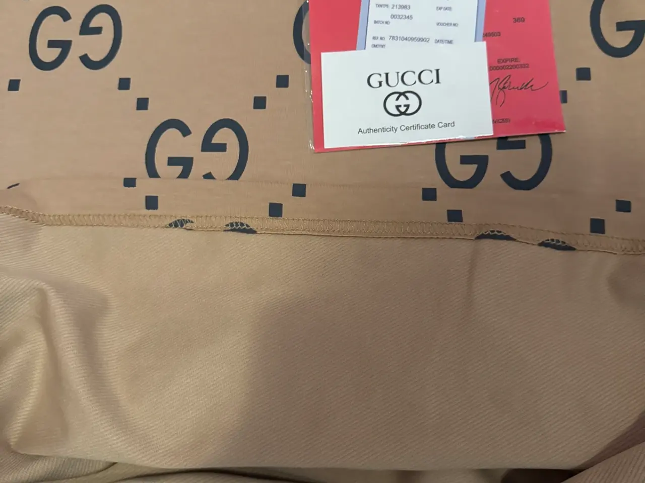 Billede 5 - Cucci t-shirt sælges