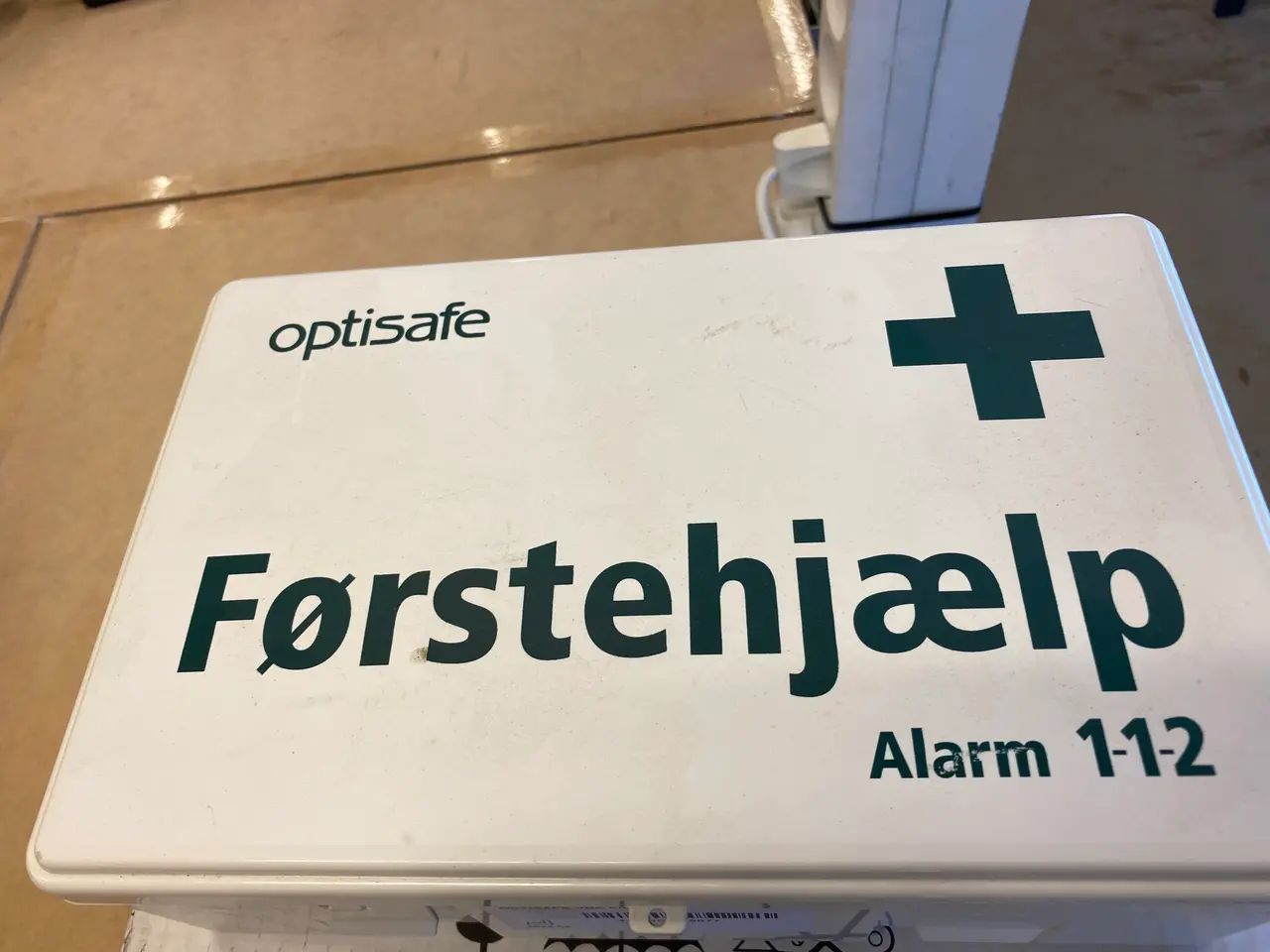 Billede 2 - Førstehjølpskasse & øjenskyller