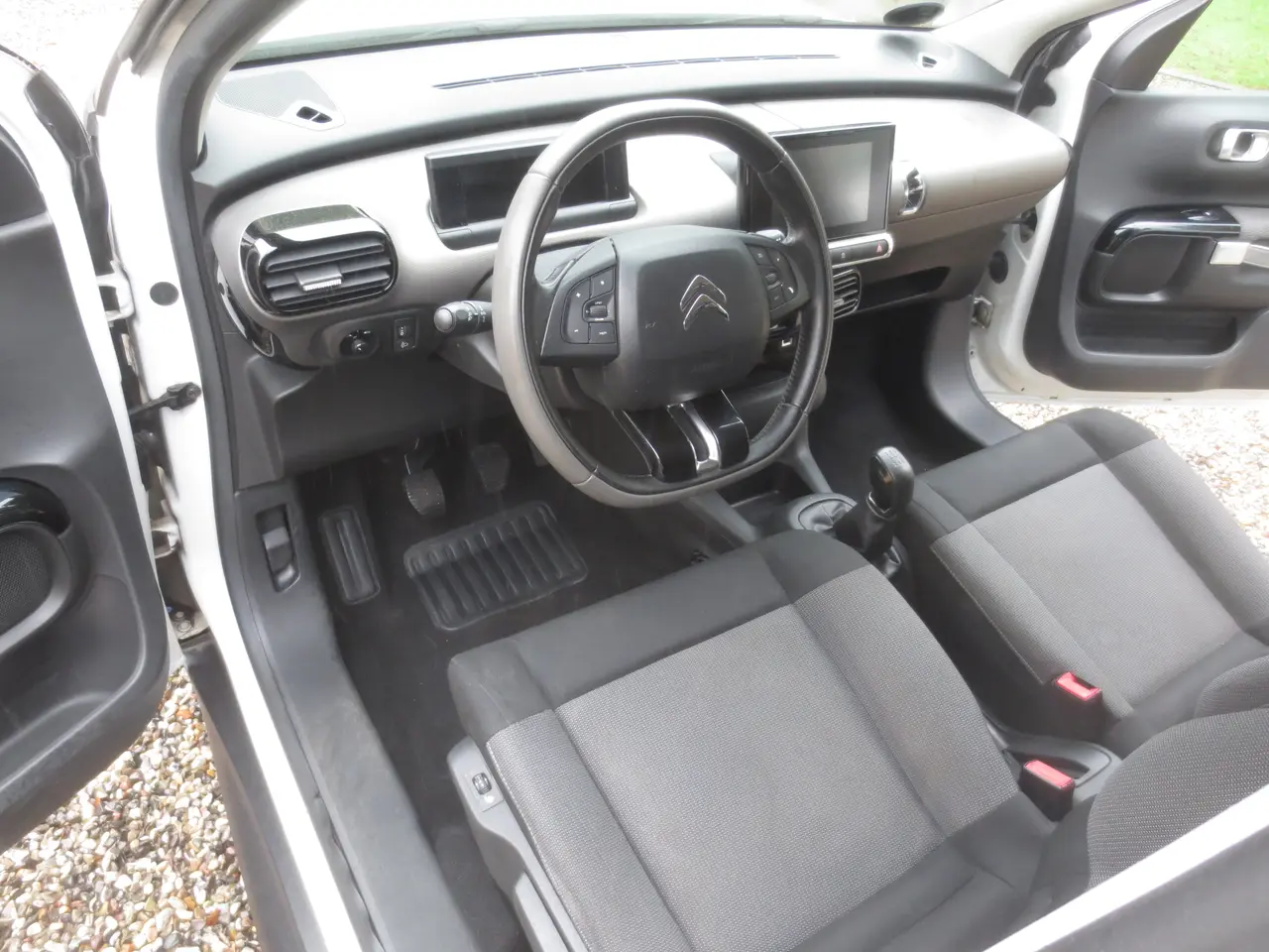 Billede 18 - Citroen C 4 Cactus 1.2 i Turbo År 15. 