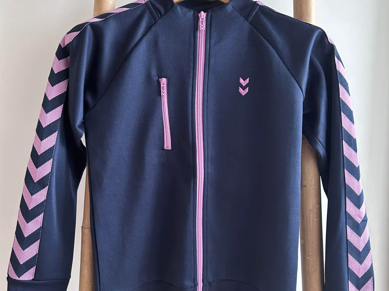 Billede 1 - Hummel zip jakke, str. 140