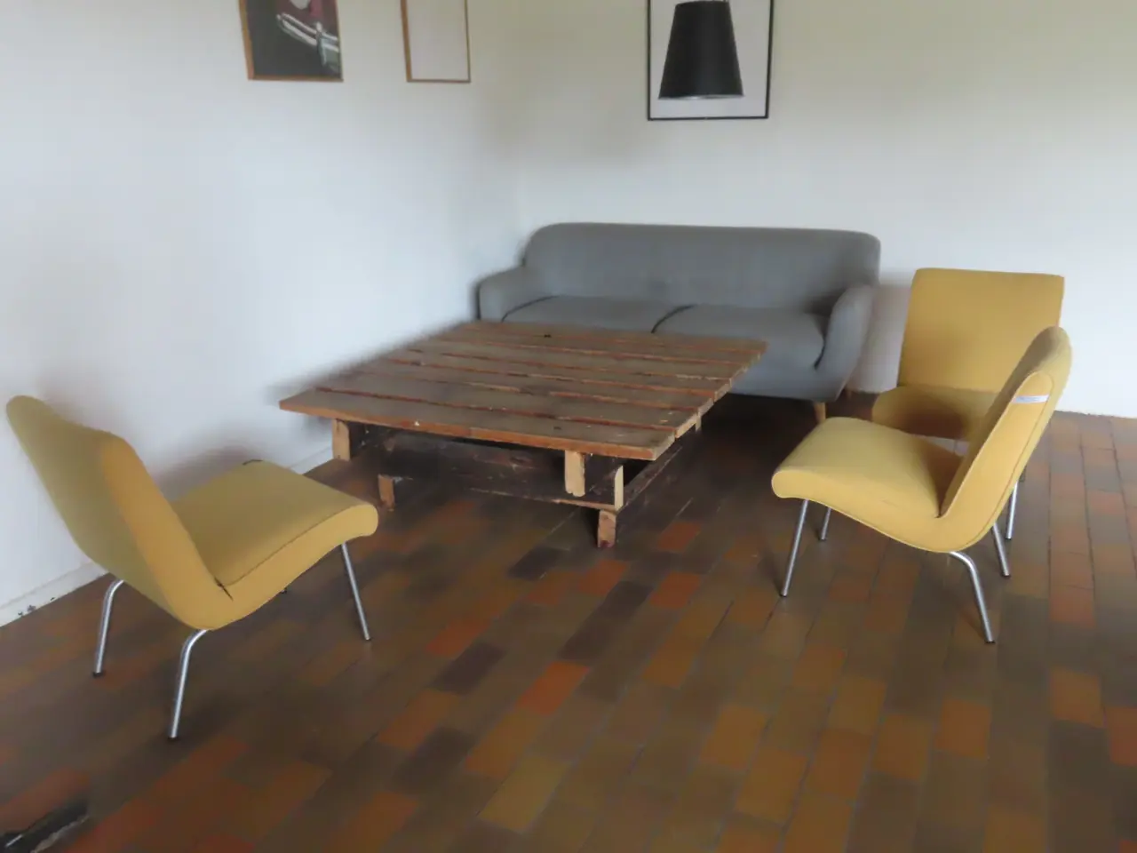 Billede 1 - 2 pers. Sofa, 3 loungestole samt sofabord mv.
