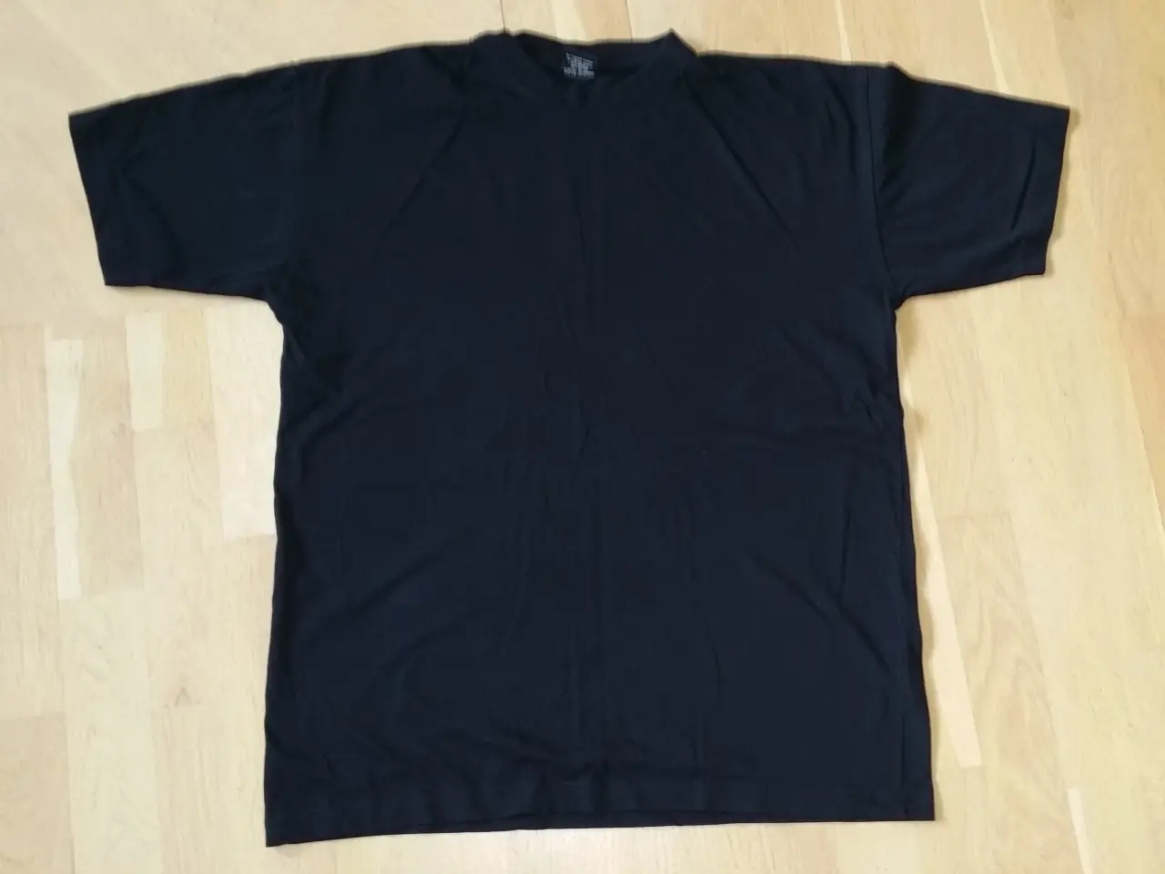 Billede 1 - T-shirt 	