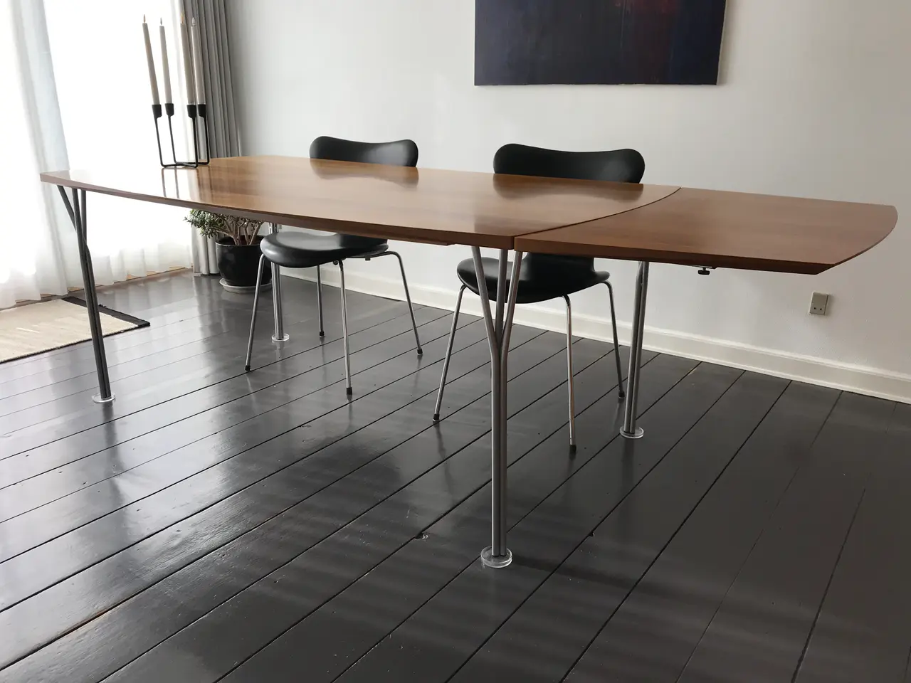 Billede 2 - Spisebord i lakeret MDF