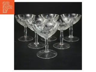 Seks Wien Antik glas med mønster (str. 6 stk Ø 7,5 cm længde 8,5 cm)