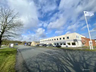 Lav leje pr. md. det første halve år - 150 m² kontorlokaler i efterspurgt erhvervsområde i Odense S