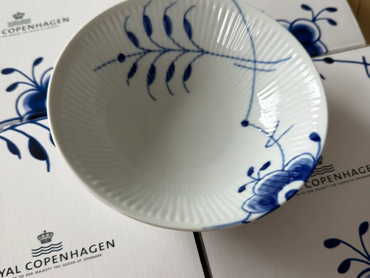 Billede 1 - Royal Copenhagen Blå Mega Riflet skåle, 4 stk. NYE