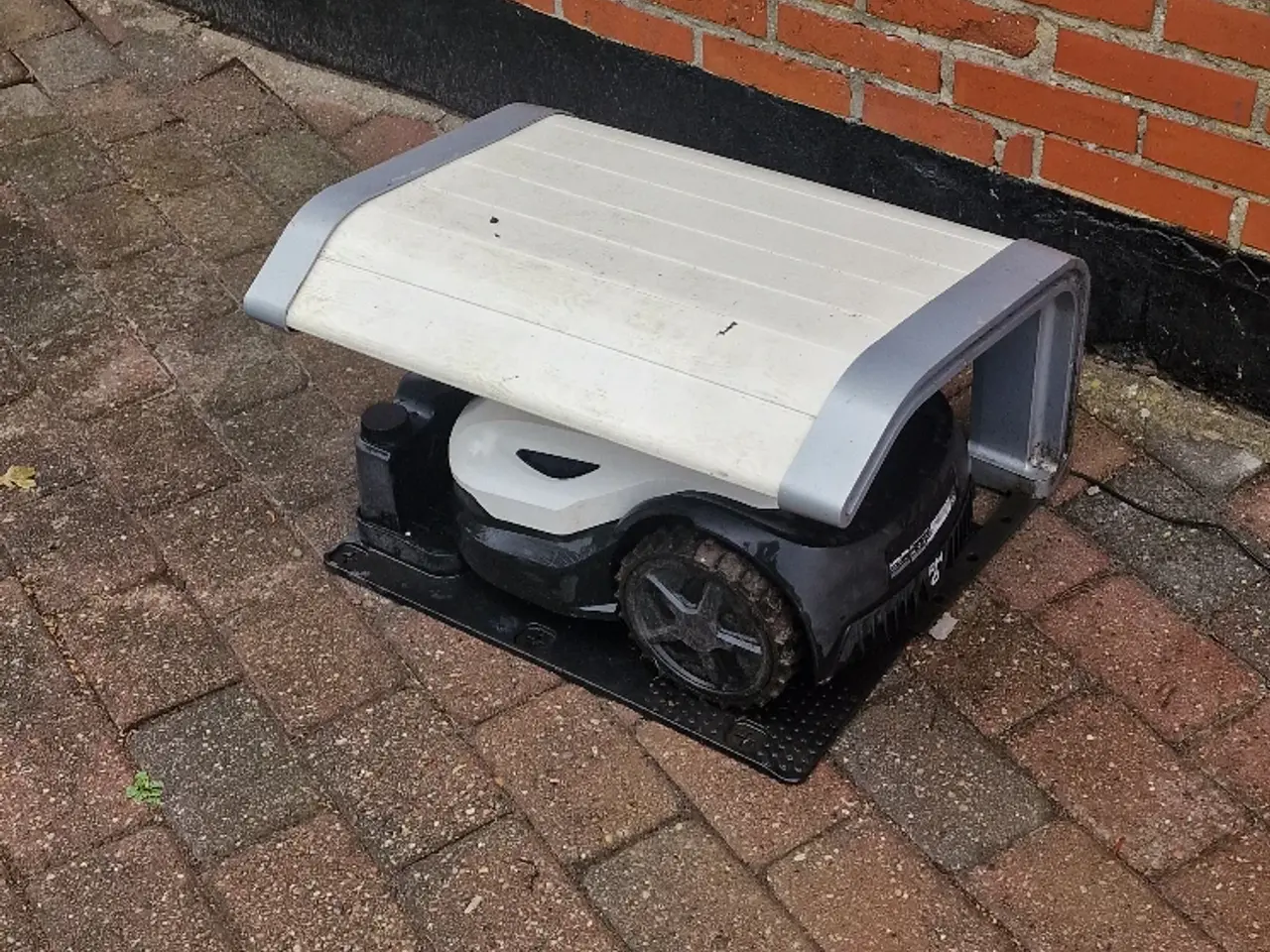 Billede 1 - Adano RM6 Robotklpper med tilbehør.