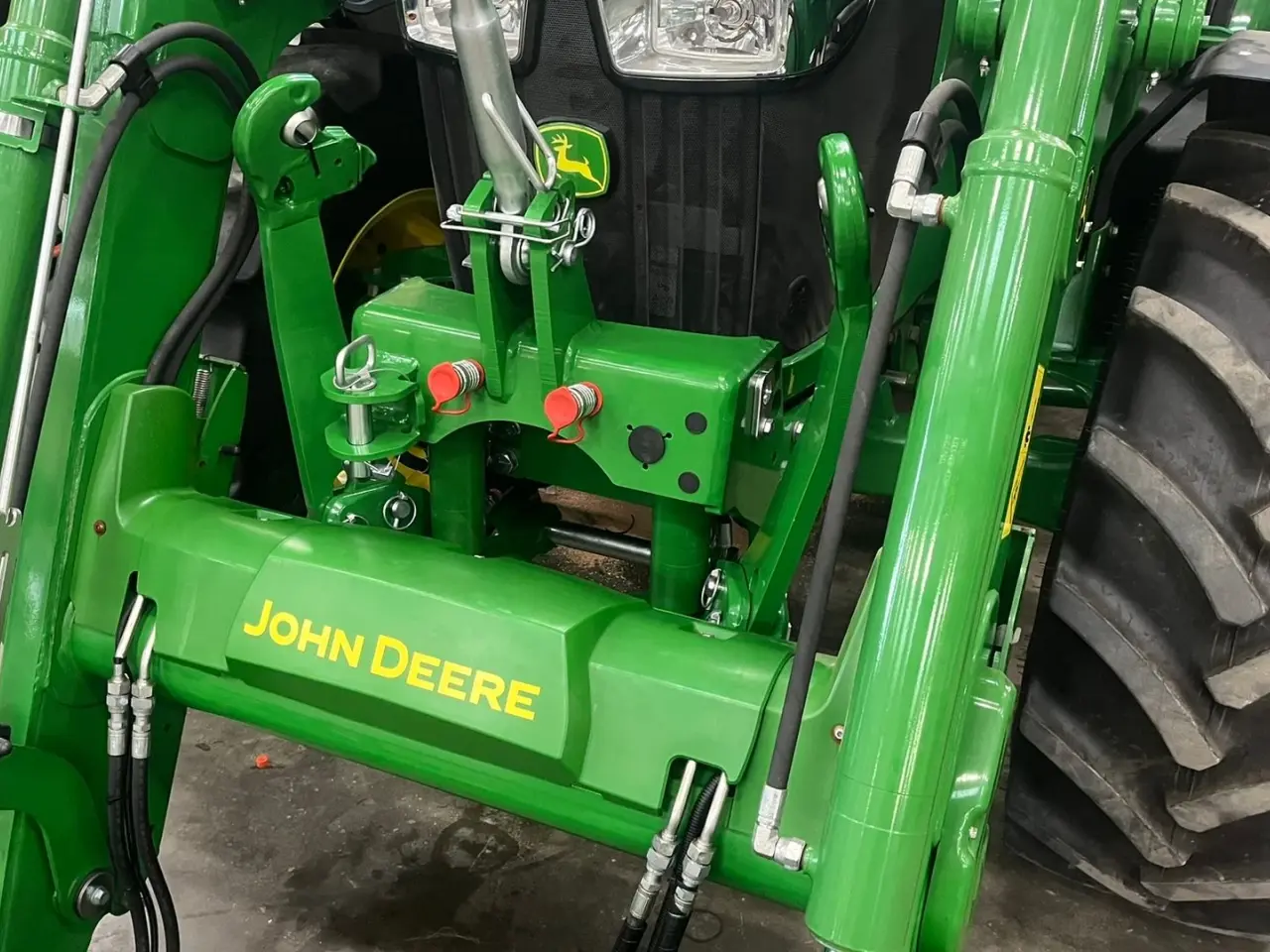 Billede 4 - Sauter Til John Deere Vi kan levere frontlifte til din John Deere traktor til en god pris.