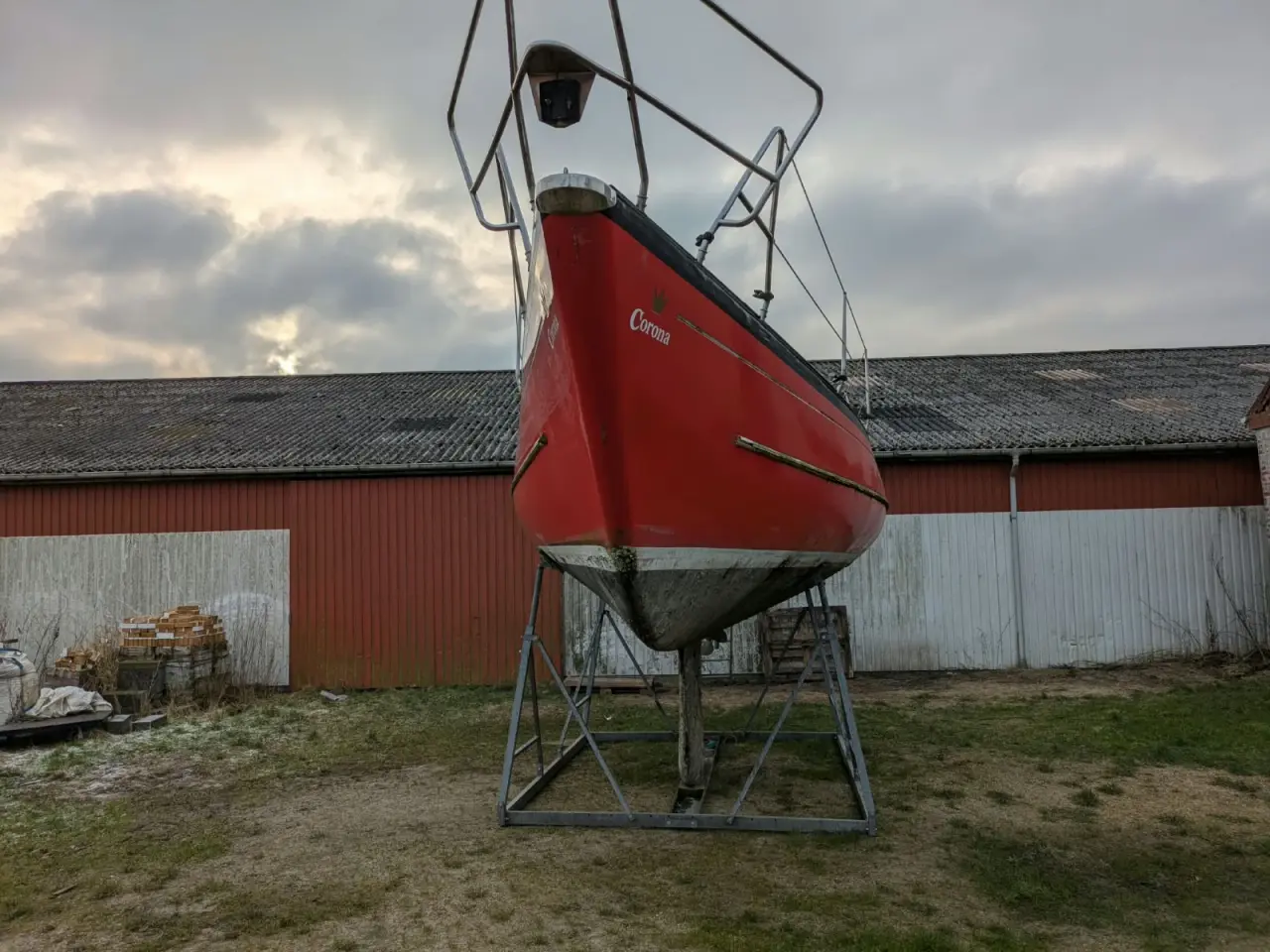 Billede 1 - Projektbåd med stativ og motor (der tørner)Sælges