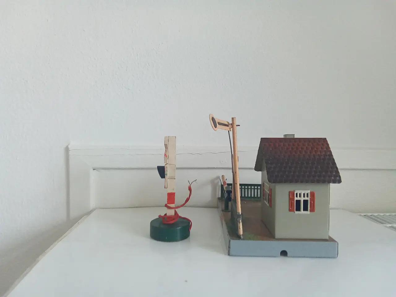Billede 4 - Modeltog Märklin banevogterhus skala 0