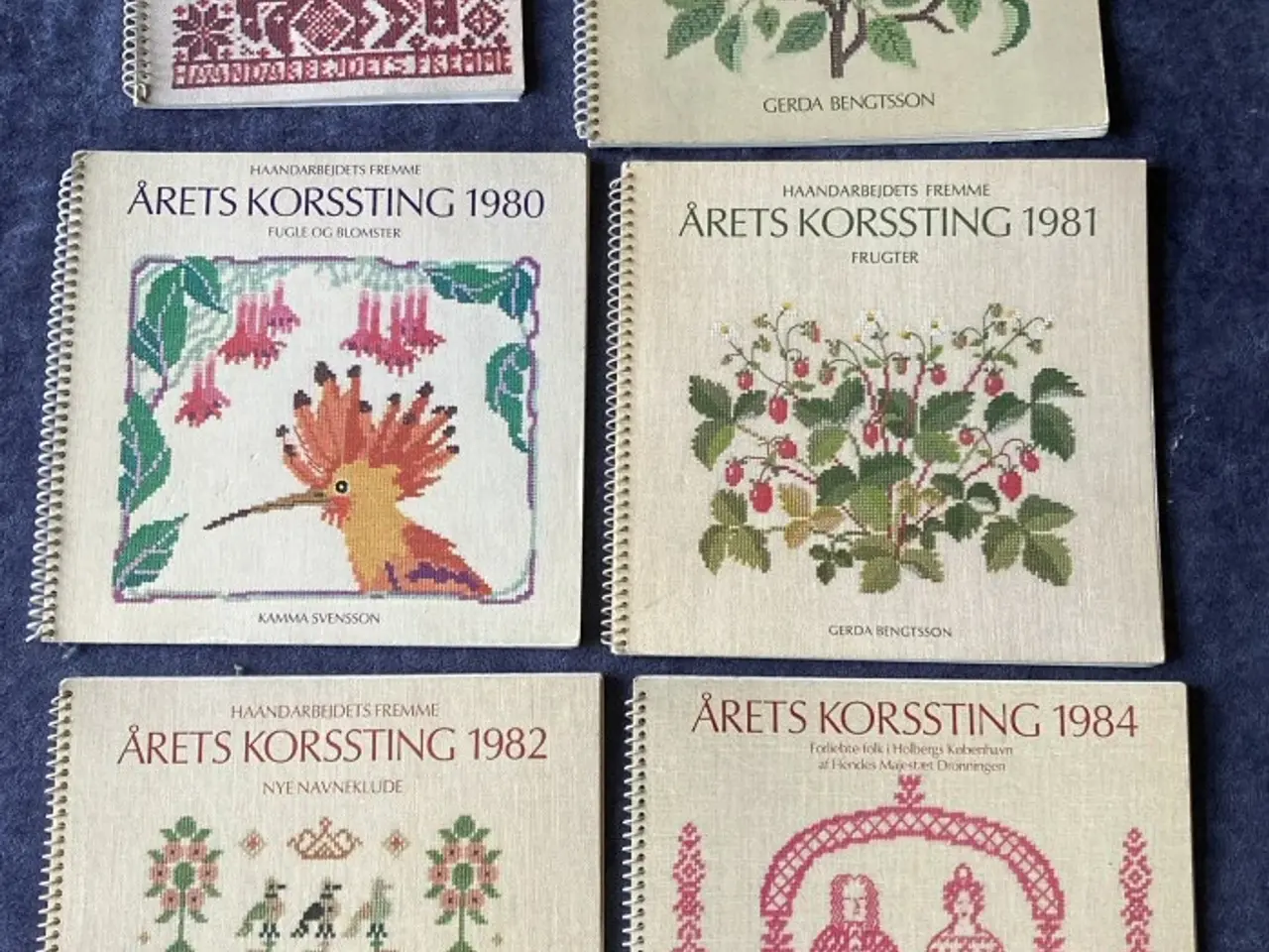 Billede 1 - Kalender korssting – se pris på hver under beskriv