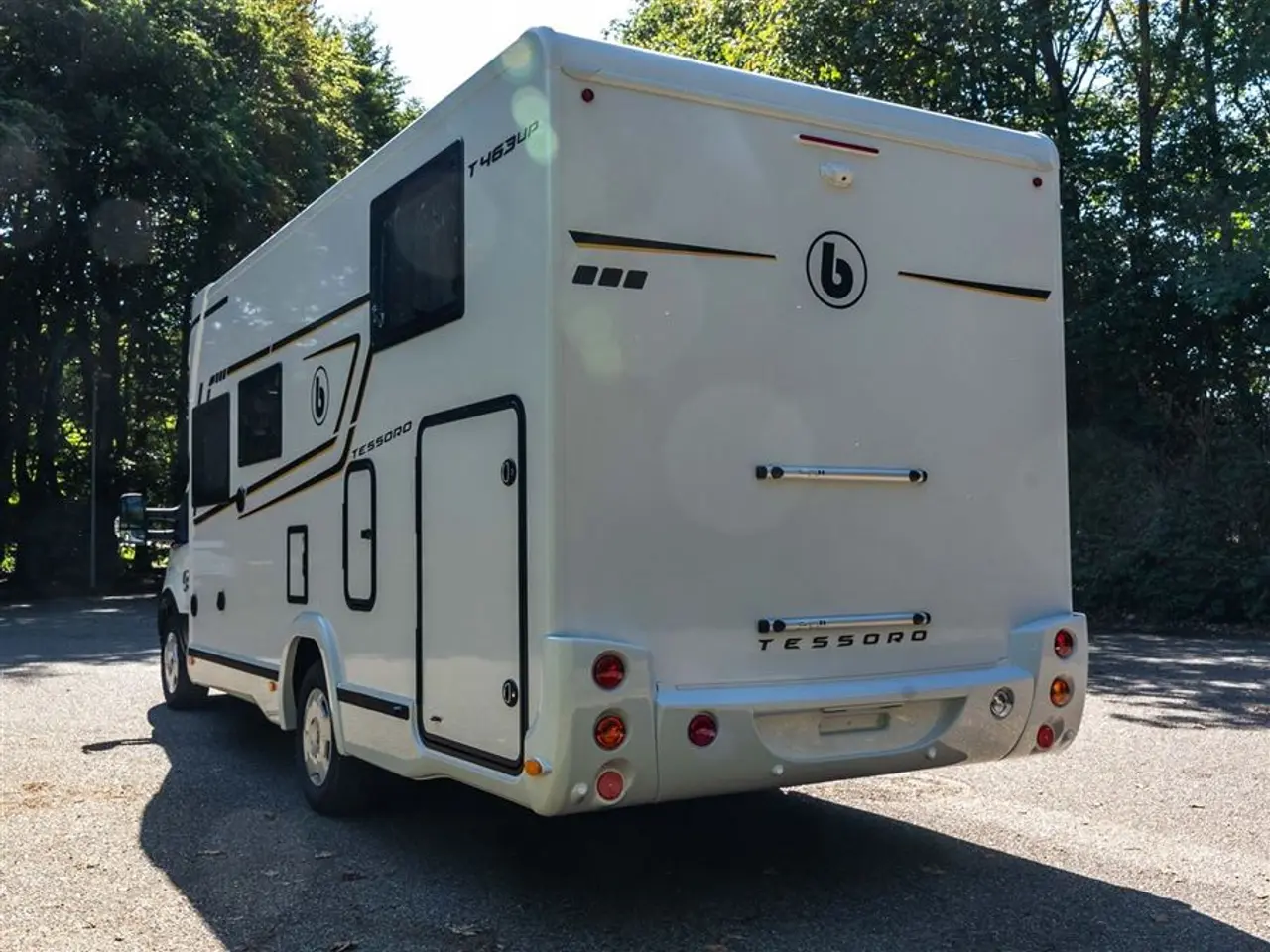 Billede 50 - 2027 - Benimar Tessoro T463 UP Automat gear - Dieselfyr - 12V kompressor køl - 200W solcelle