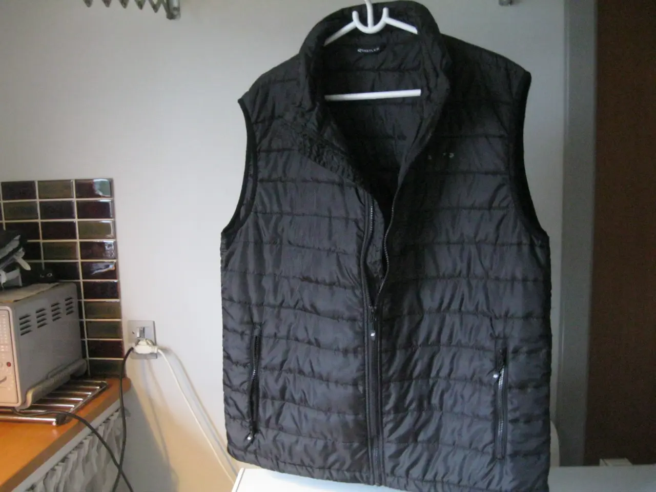 Billede 1 - Sort Whistler herrevest Sports Group Danmark (L)