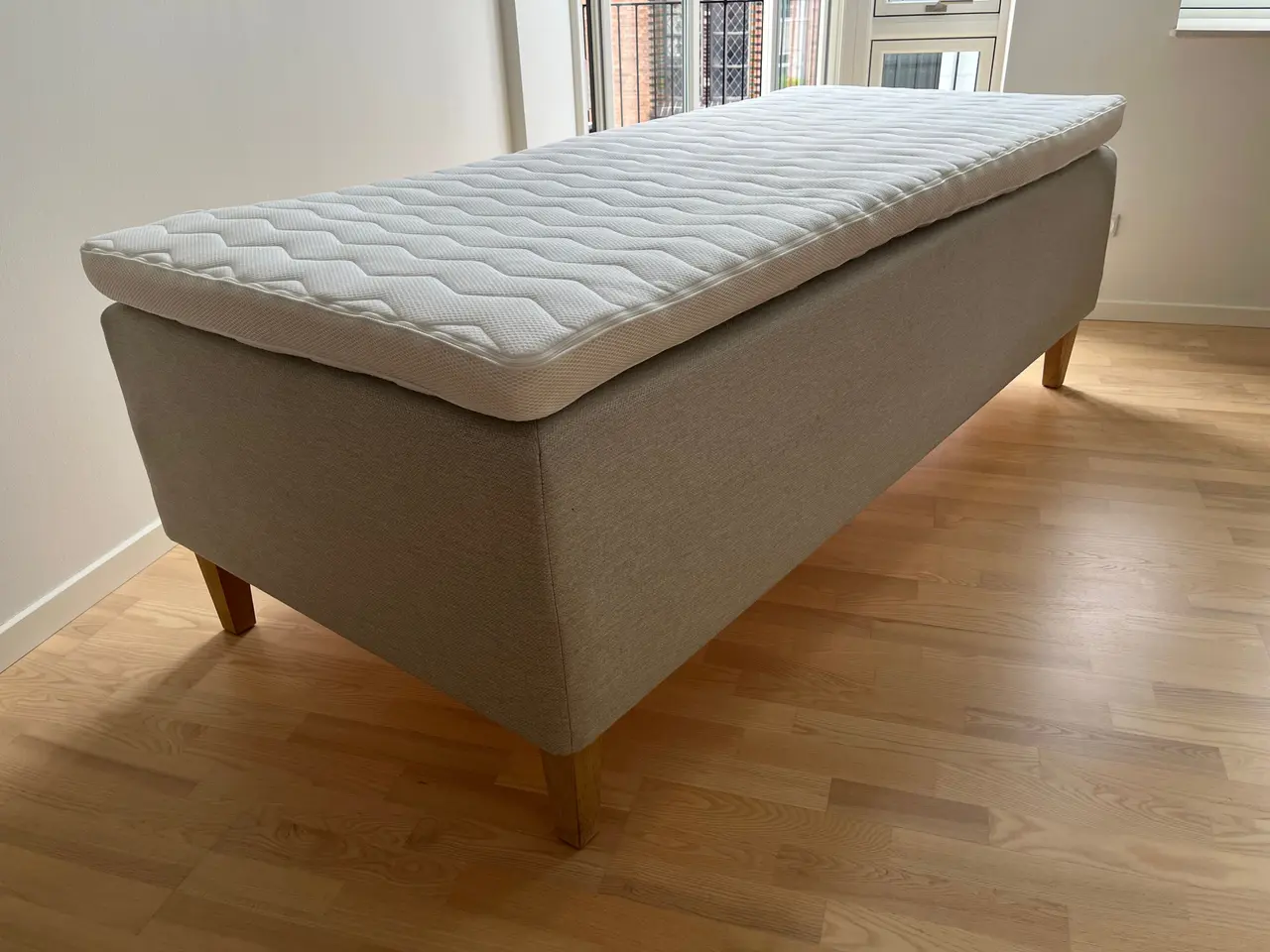 Billede 3 - ZensiZone box-seng m. topmadras 90x200 cm.