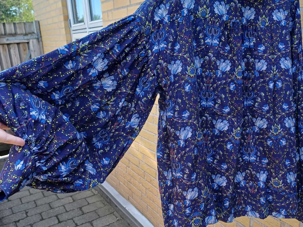 Billede 3 - Fin skjorte str 36/38