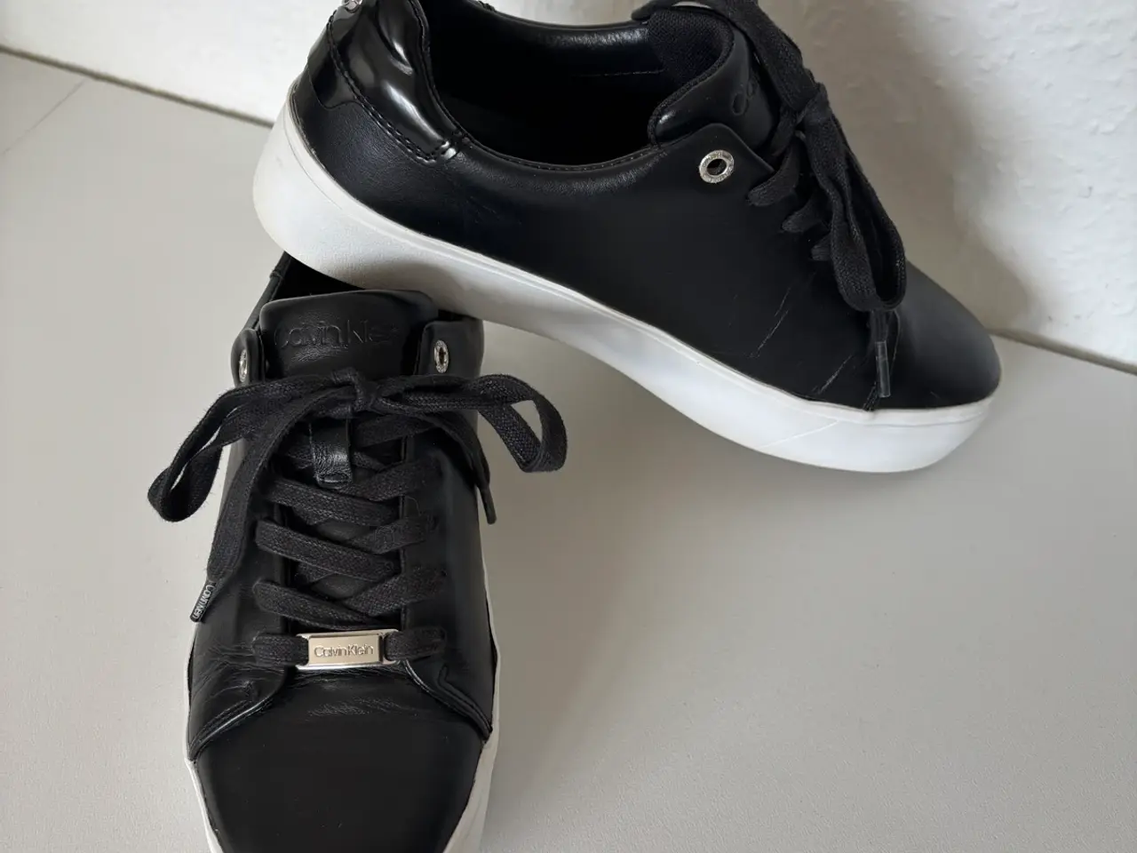 Billede 2 - Calvin Klein Flatform læder sneakers – Sort/Hvid –
