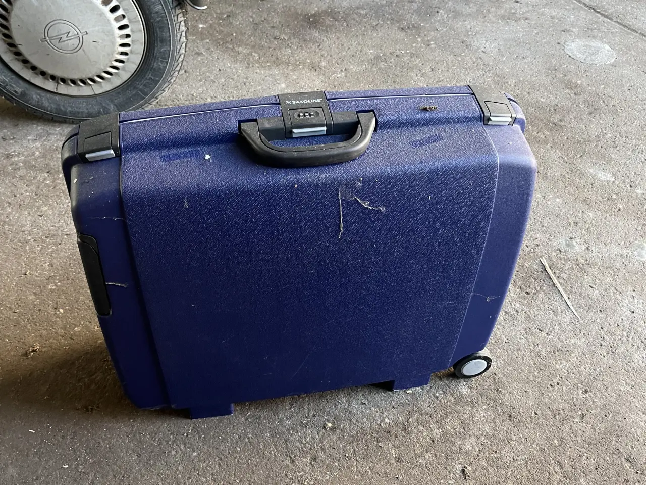 Billede 1 - Plast kuffert med kode