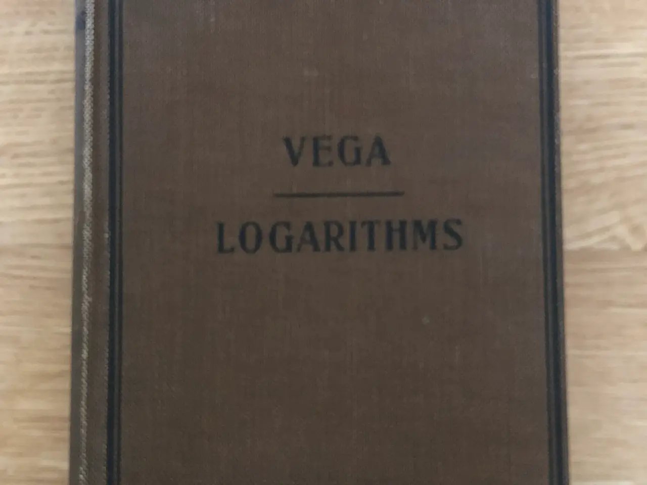Billede 1 - Logarithmic Tables of Numbers and Trigonometrical