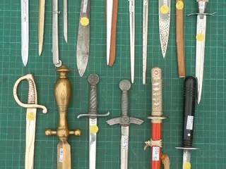 Brevåbnere, Papirknive. 