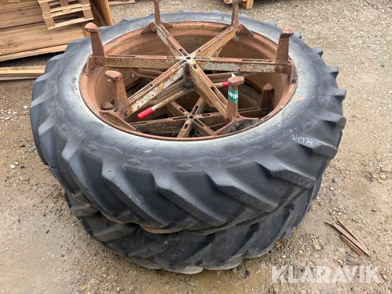 Billede 2 - Tvillinghjul Goodyear 13.6/12-38 2 Styk