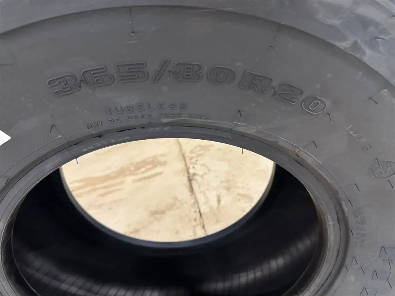 Billede 2 - Firestone Strenglægger dæk 365 / 80R20