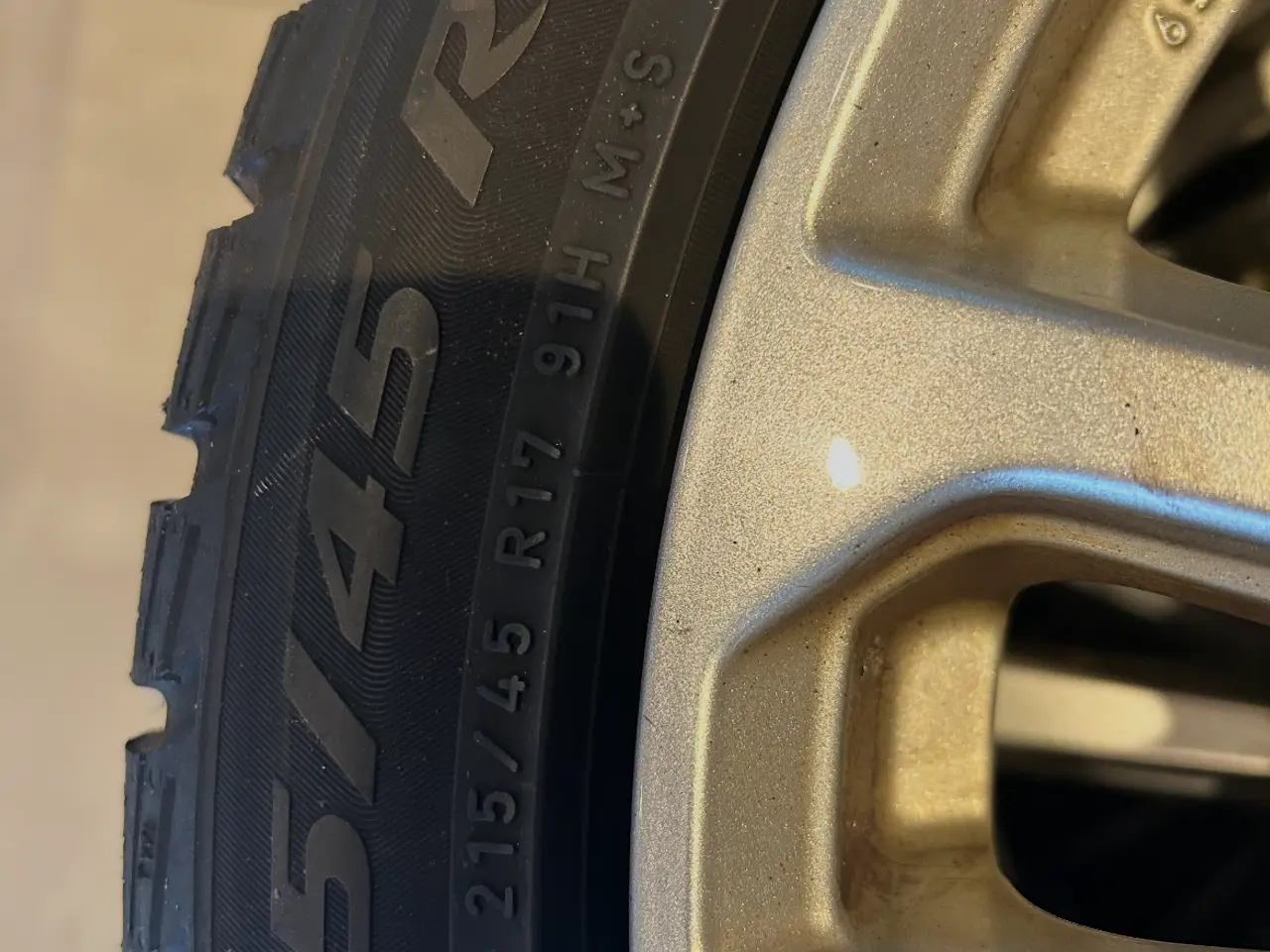 Billede 1 - 17" Alufælge med Pirelli vinterdæk til Audi A1 – 2