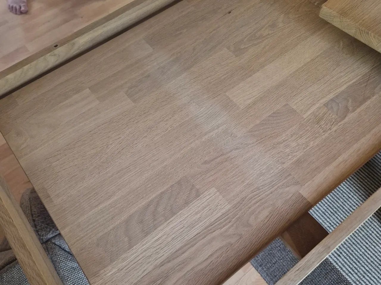 Billede 6 - Velholdt  spisebord og 8 stole 