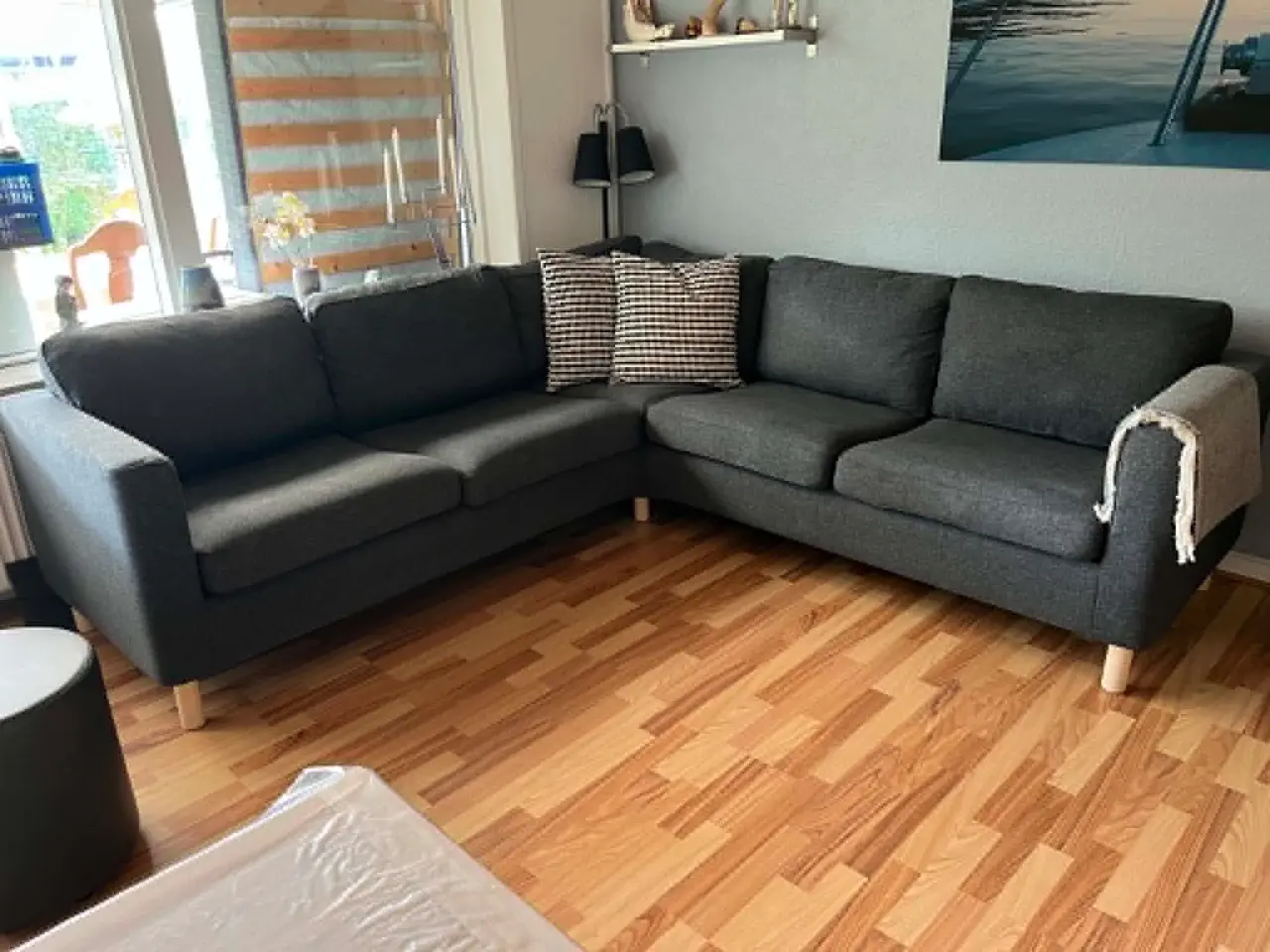 Billede 2 - Meget flot og velholdt hjørnesofa i flot grå farve