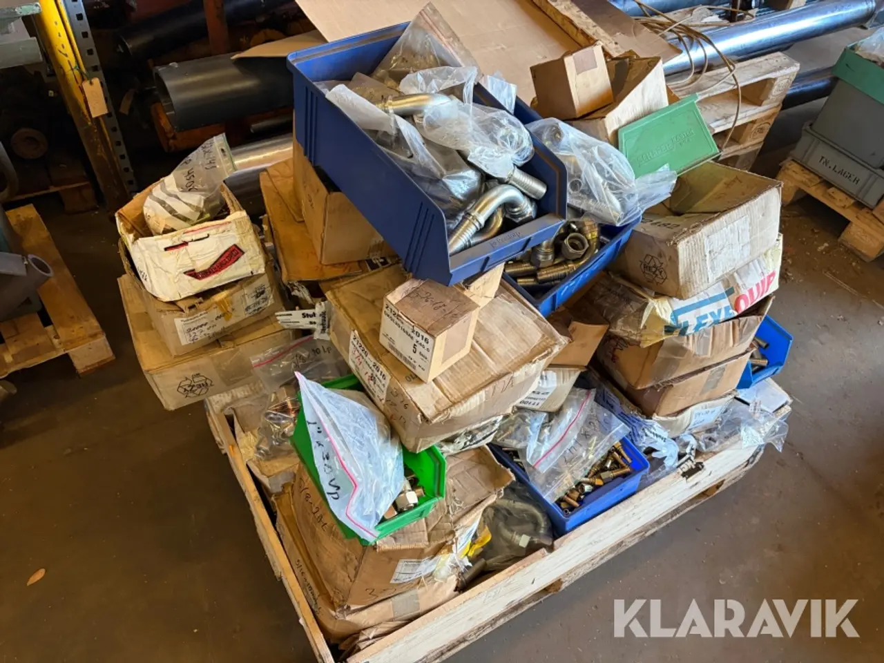 Billede 2 - Lot - indstik og kapper - 1 palle