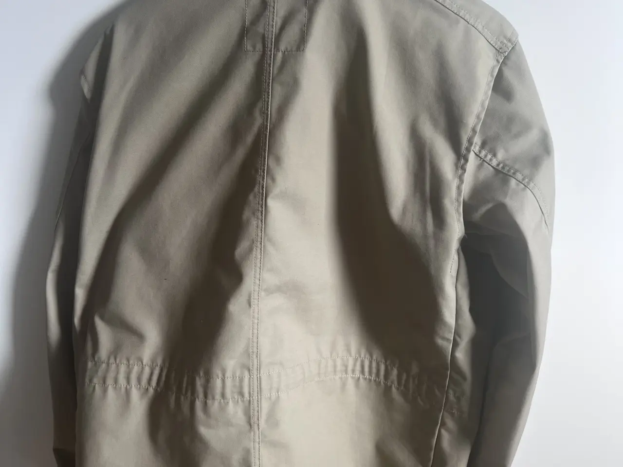 Billede 2 - Revolutionen Race fritids jakke str. L beige