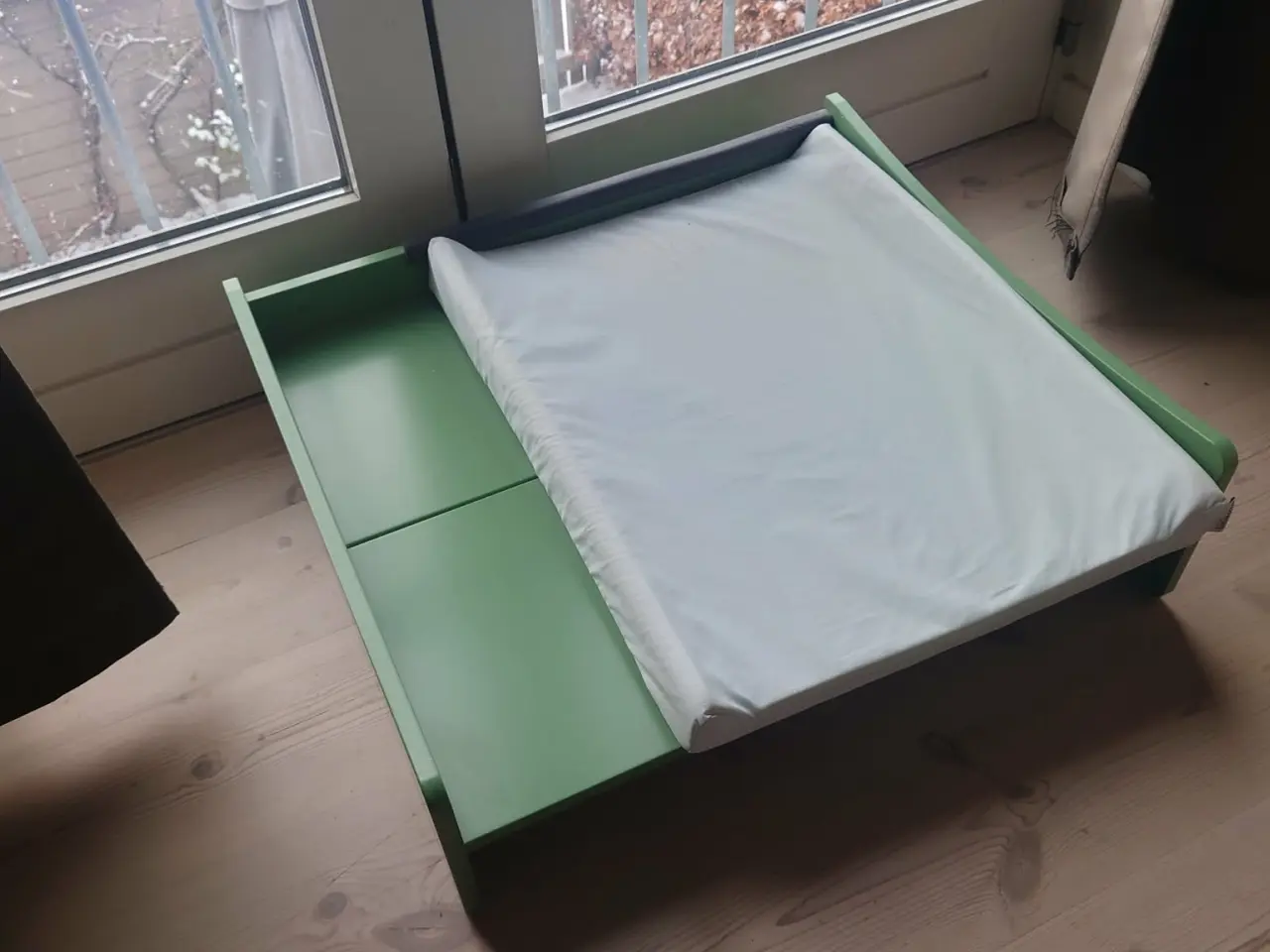 Billede 1 - Puslebord og hynde i fin stand