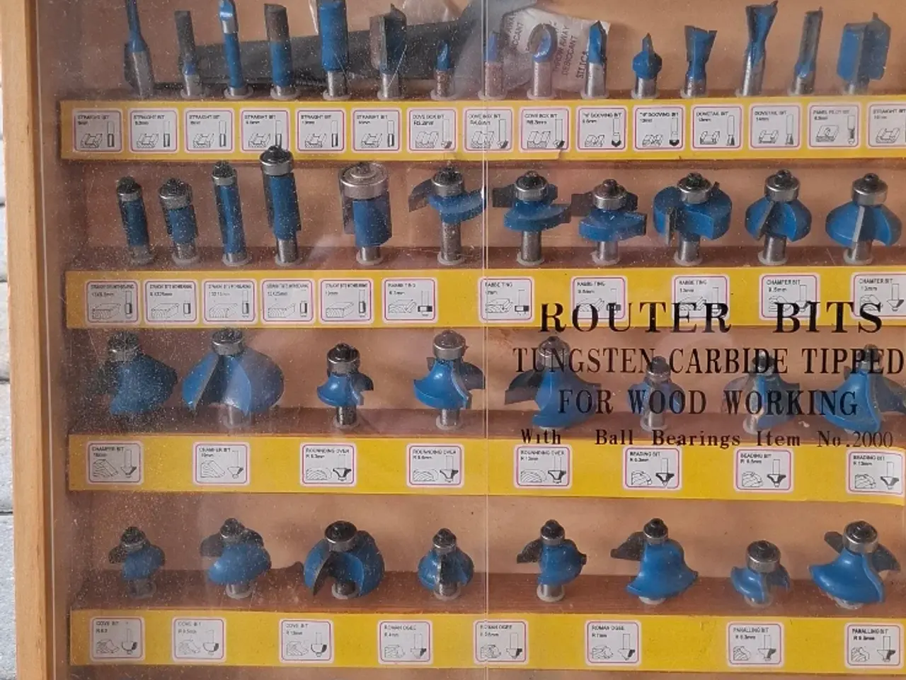Billede 2 - Overfræser med tilbehør.