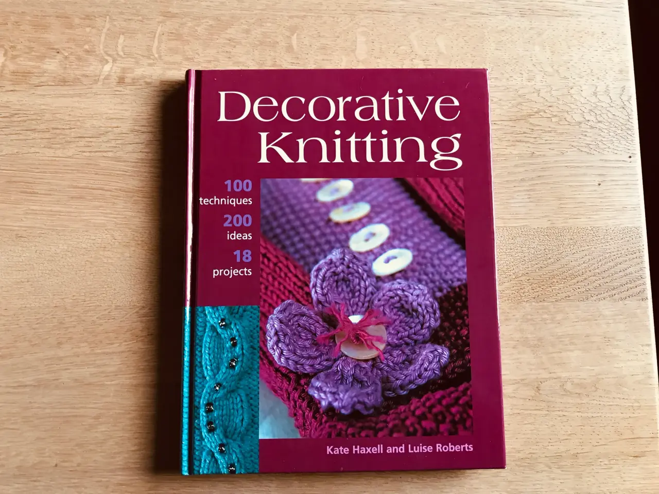 Billede 1 - Decorative Knitting af Kate Haxell og Luise Robert