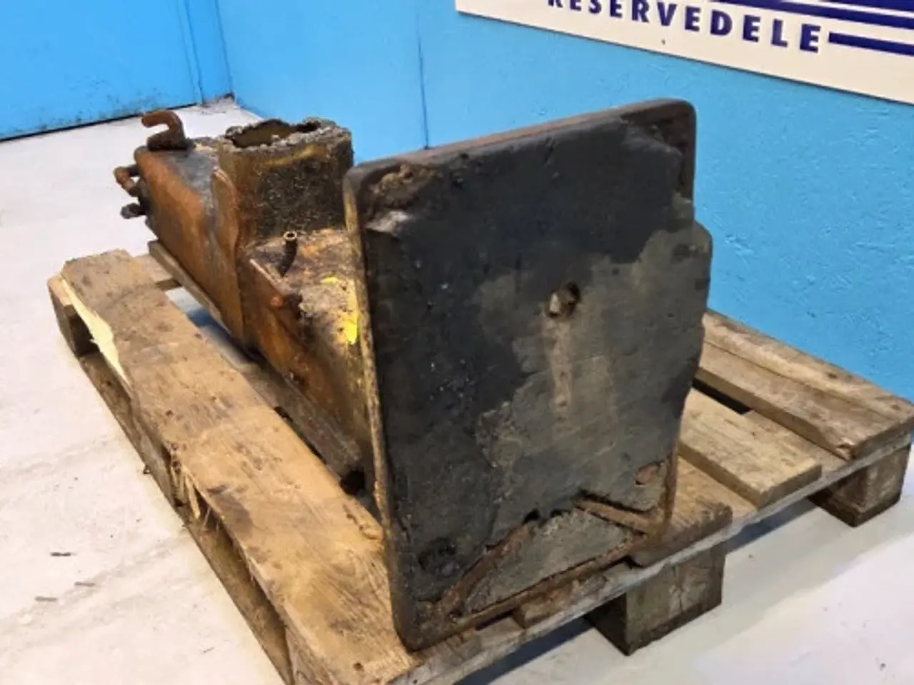 Billede 10 - New Holland LB115B Støtteben R. 87376352