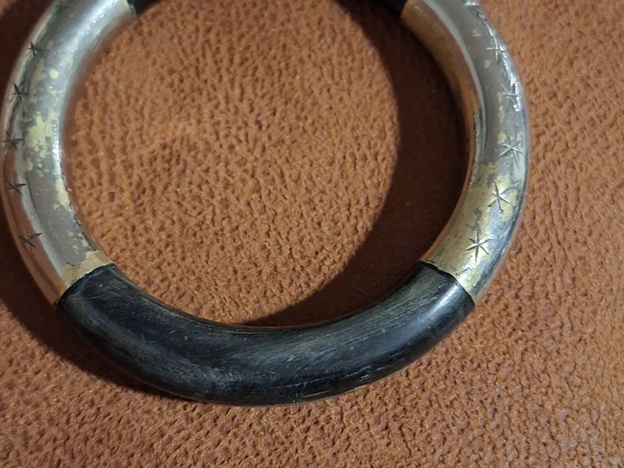 Billede 1 - Armring i sort træ 