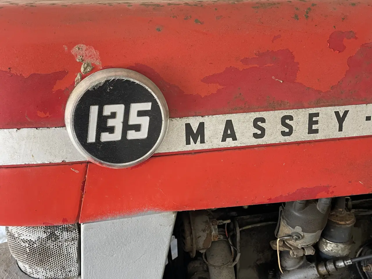 Billede 2 - Rød Massey Ferguson 135 - 1967 - Benzin