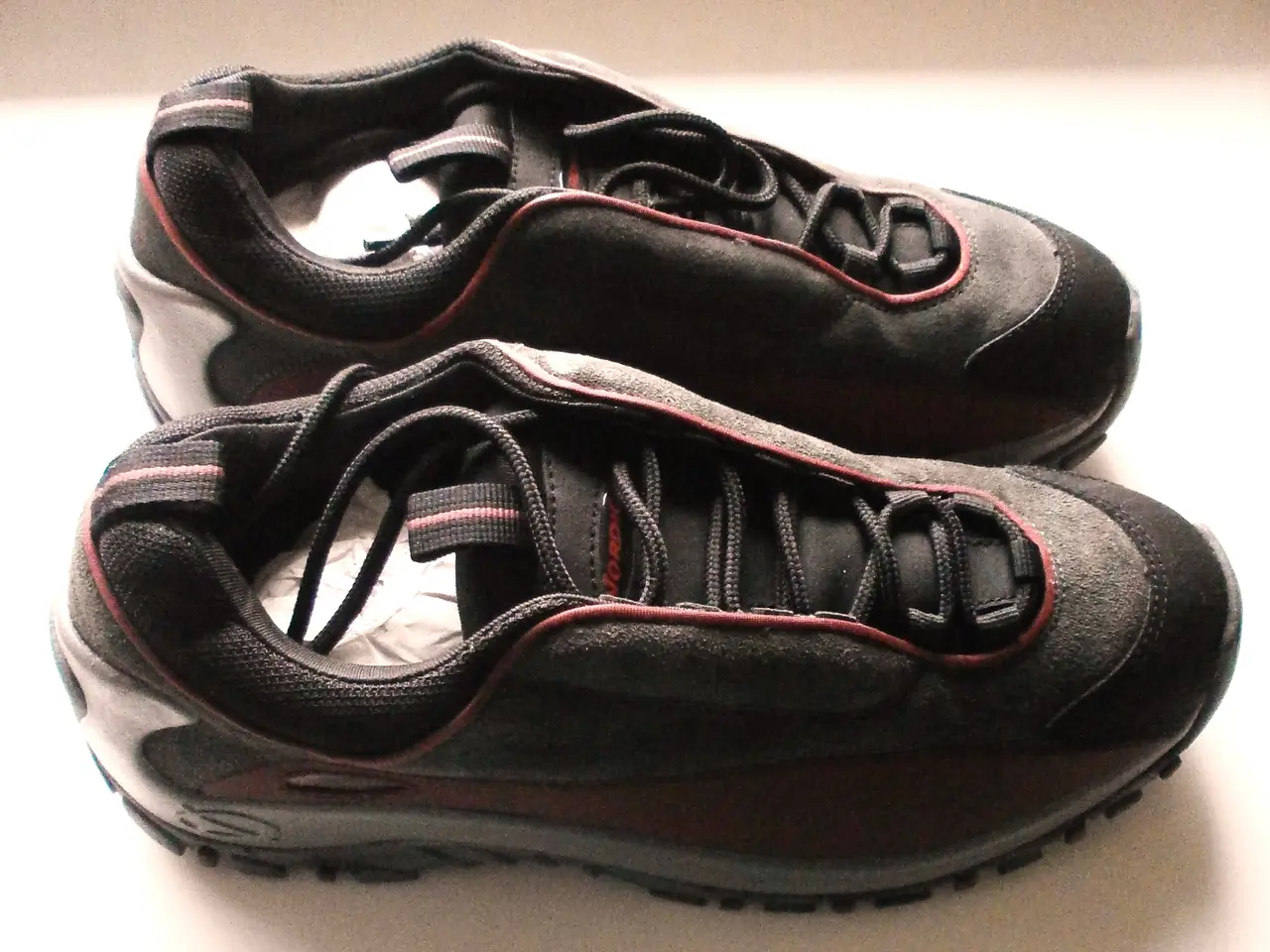 Billede 6 - NY NORDICA sneakers ruskind, str 45 grå/rød