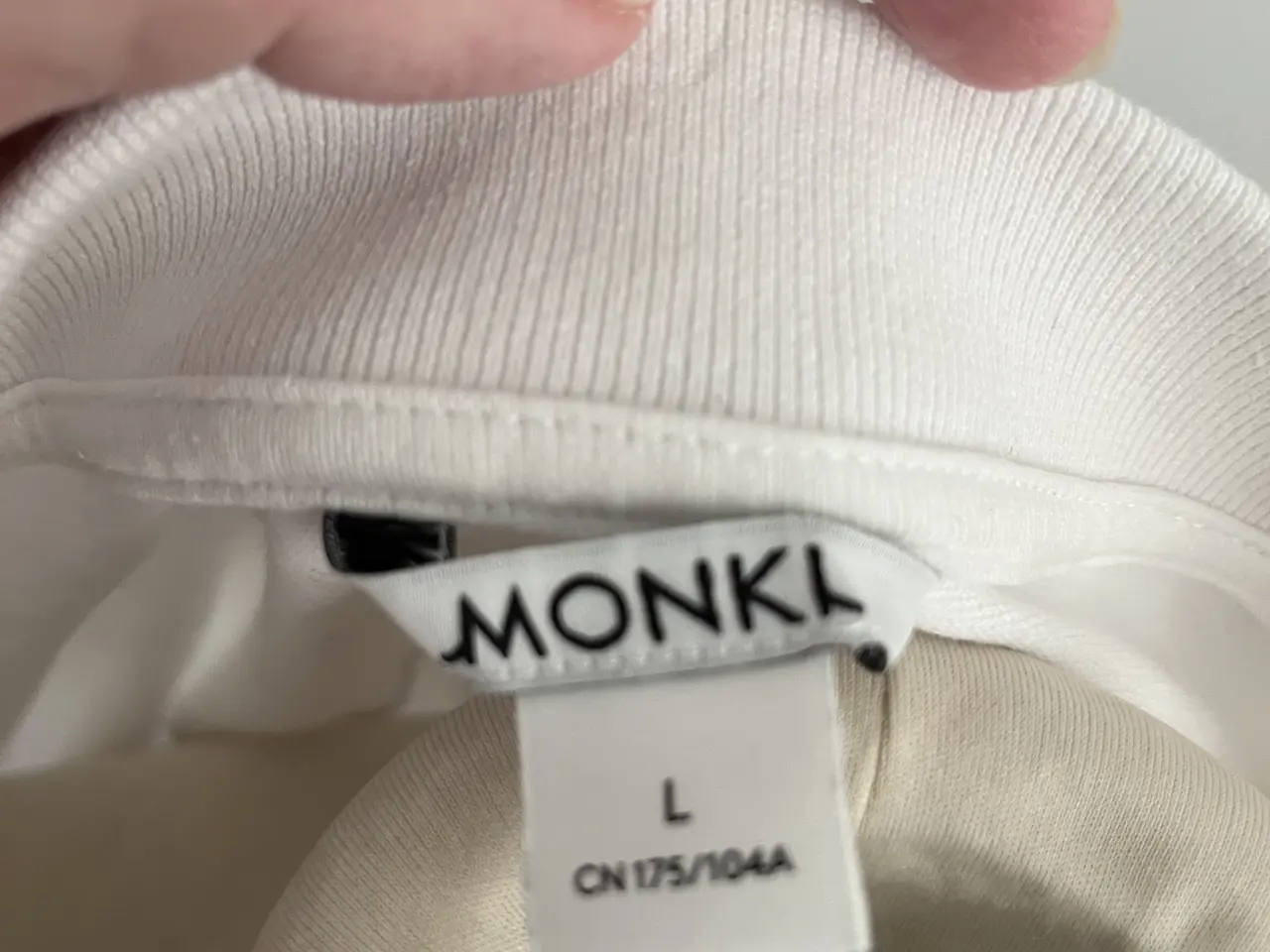 Billede 3 - Monki bluse str L