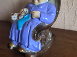 Keramikfigur / Sparebøsse – Bedstemor, 14 cm