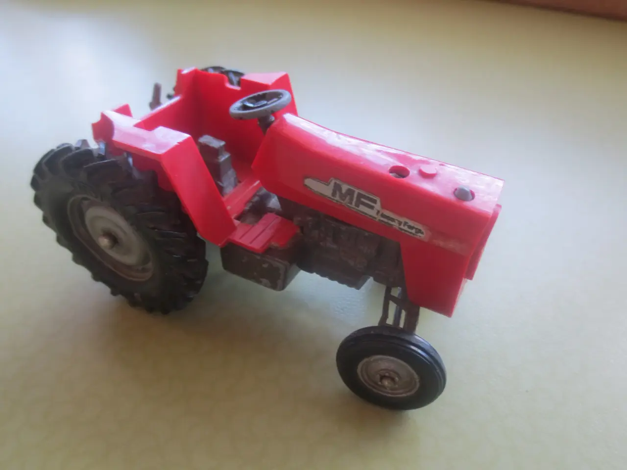 Billede 6 - 3 stk Modeltraktorer Ford TW 20 Massey ferguson 59