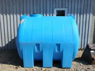- - - Vandtank CHO 5000 l