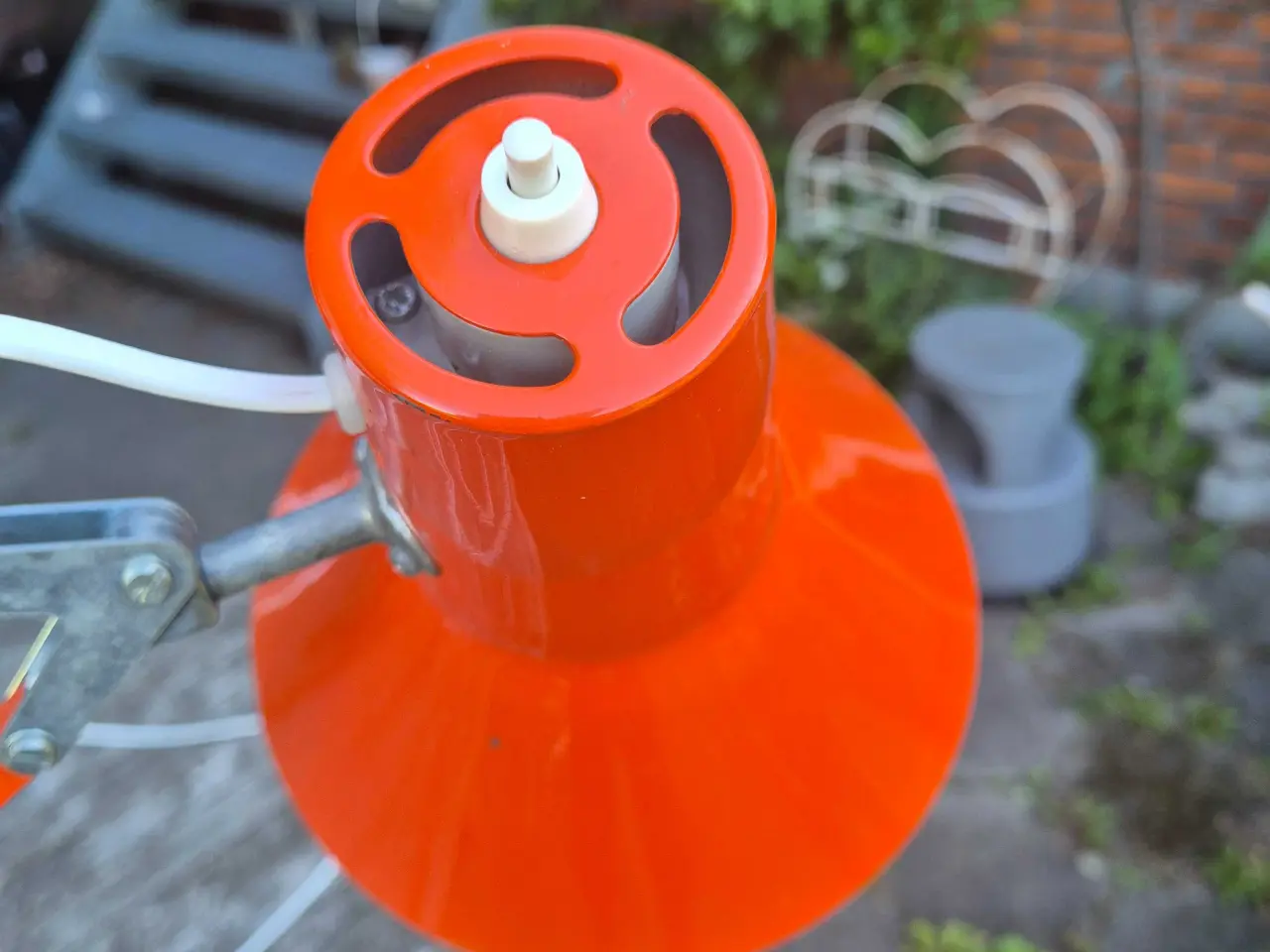 Billede 4 - Flot orangerød arkitektlampe i dansk design