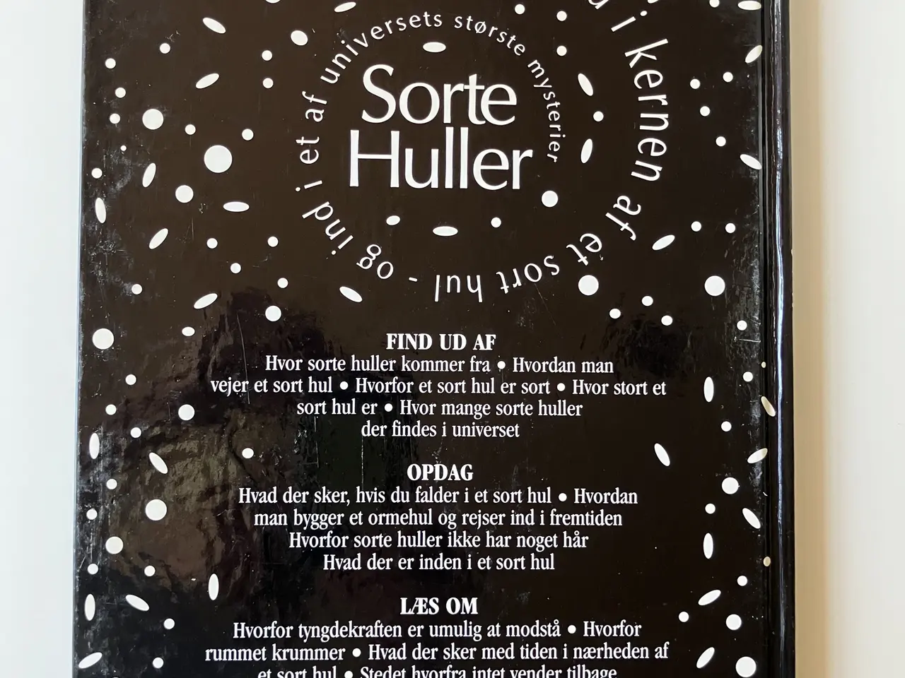 Billede 2 - Sorte huller. Af Heather Couper og Nigel Henbest