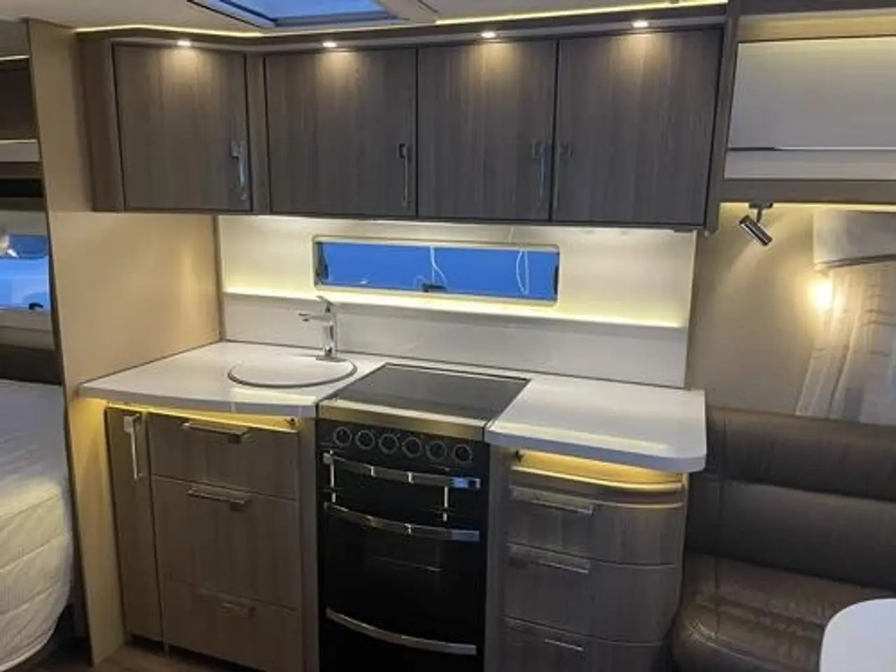 Billede 4 - Kabe Royal 740 TDL